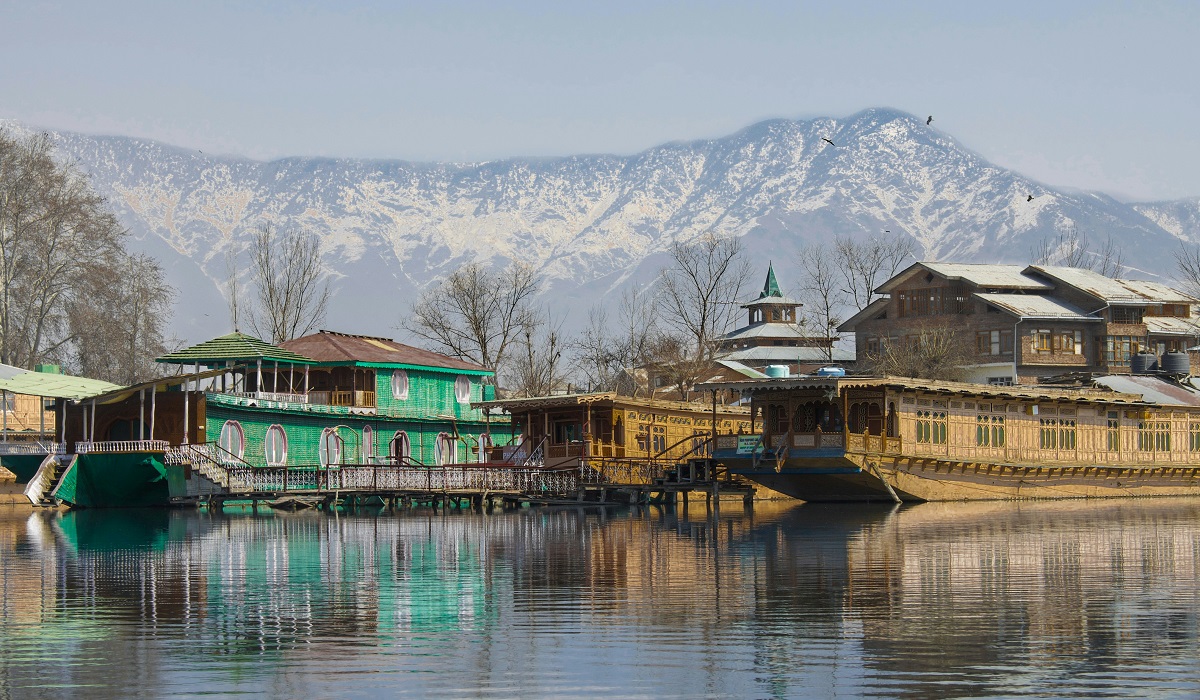 srinagar dal lake